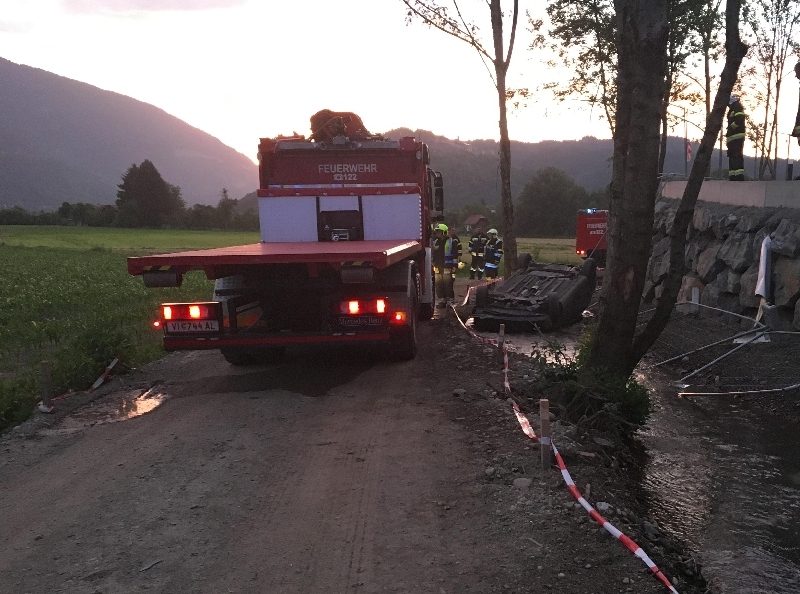 PKW rollt selbständig in Seebach (Bild 2)